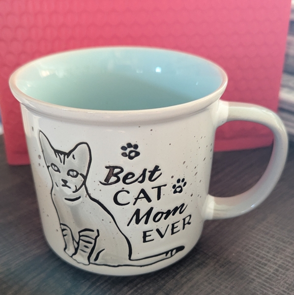 Best Cat Mom Ever Mug with Minimalist Design - Picture 2 of 3